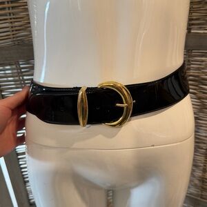 VTG 80s Albert Nipon Patent Leather Belt with Gold Hardware in Black - Large